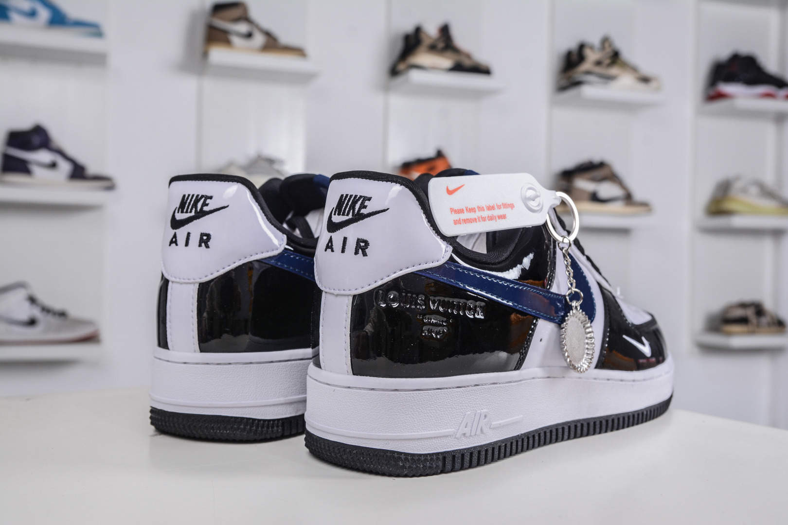 260 Nike Air Force 1 Low 07 x Louis Vuitton LV联名-黑白蓝漆皮 DF0188-101