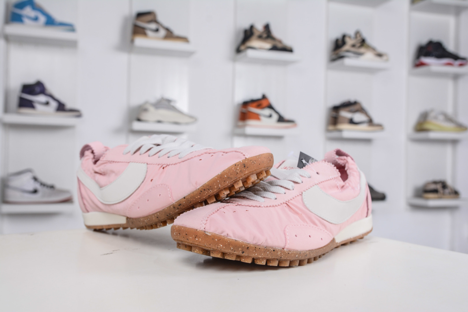 220 Jacquemus x Nike Jacumoon 耐克 柔软舒适防滑耐磨 低帮休闲板鞋 欧美走秀款英伦复古 HV8547-800-Chinese UA Cheap High Quatity Brand Clothes Bags handbags Sneakers wholesale wholesaler seller from China Factory suppliers Fashion Clothing Shoes best Quality Beautiful Price 220 Jacquemus x Nike Jacumoon 耐克 柔软舒适防滑耐磨 低帮休闲板鞋 欧美走秀款英伦复古 HV8547-800