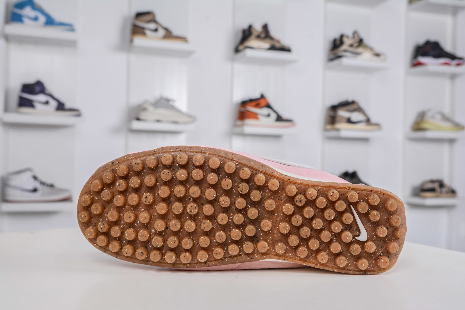 220 Jacquemus x Nike Jacumoon 耐克 柔软舒适防滑耐磨 低帮休闲板鞋 欧美走秀款英伦复古 HV8547-800-Chinese UA Cheap High Quatity Brand Clothes Bags handbags Sneakers wholesale wholesaler seller from China Factory suppliers Fashion Clothing Shoes best Quality Beautiful Price 220 Jacquemus x Nike Jacumoon 耐克 柔软舒适防滑耐磨 低帮休闲板鞋 欧美走秀款英伦复古 HV8547-800