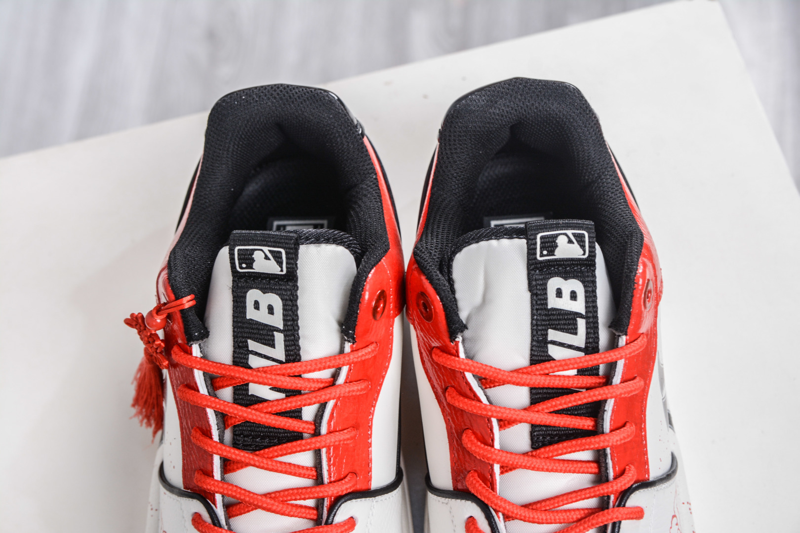 270 MLB Chunky Liner PU 马跃龙腾 泼墨 涂鸦定制配色学长鞋 3ASXCA12N 50WHS-Chinese UA Cheap High Quatity Brand Clothes Bags handbags Sneakers wholesale wholesaler seller from China Factory suppliers Fashion Clothing Shoes best Quality Beautiful Price 270 MLB Chunky Liner PU 马跃龙腾 泼墨 涂鸦定制配色学长鞋 3ASXCA12N 50WHS