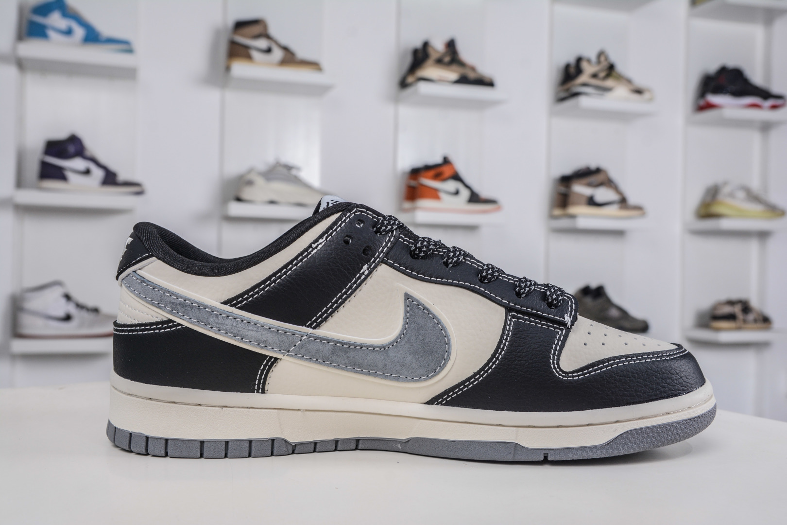 270 Nike SB Dunk Low X Stussy 斯图西联名-黑白熊猫 DN3168-003