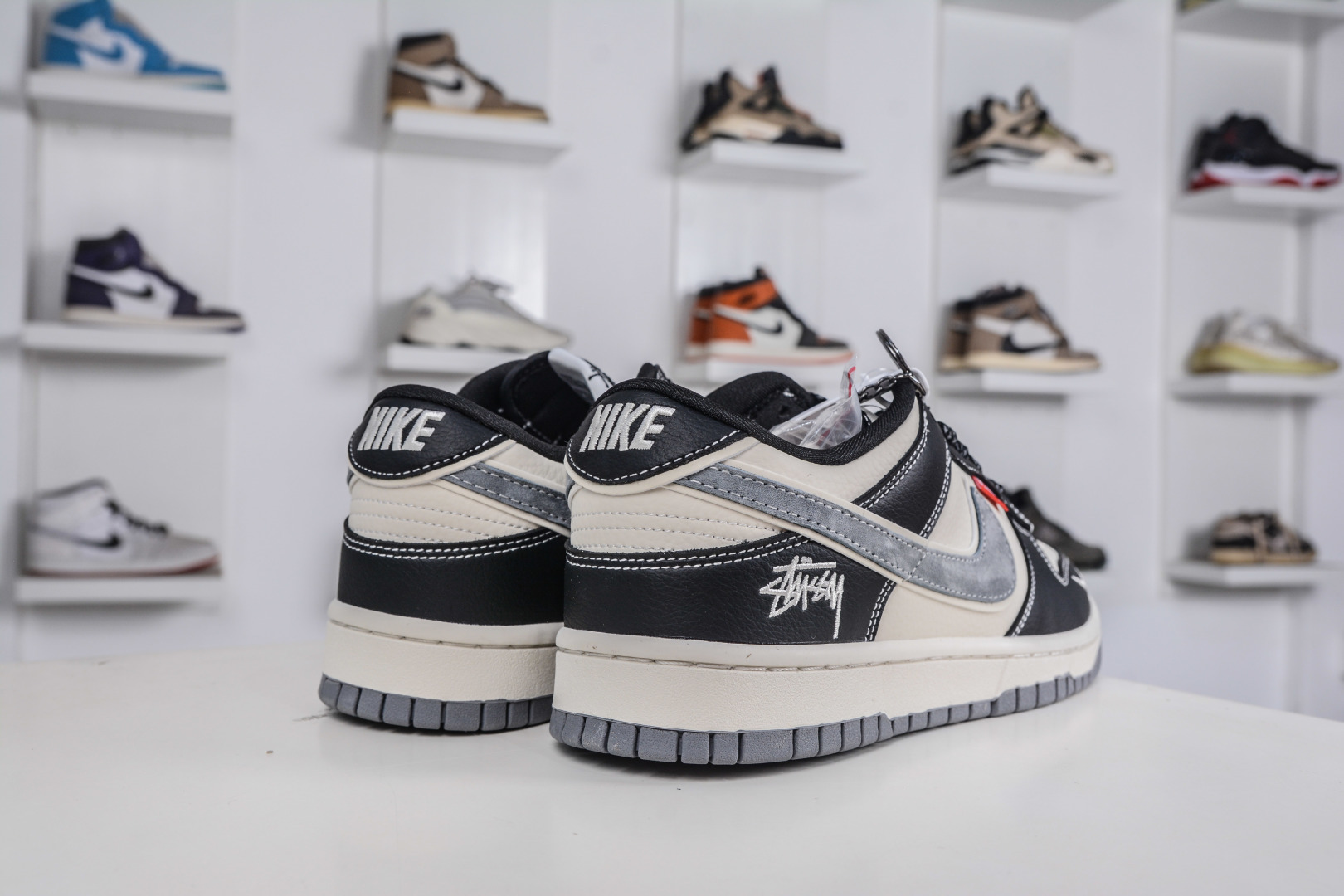 270 Nike SB Dunk Low X Stussy 斯图西联名-黑白熊猫 DN3168-003