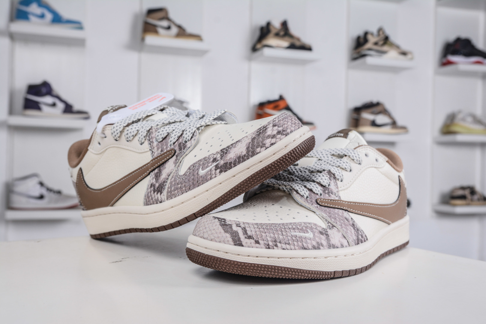 270 TS x Air Jordan x Louis Vuitton AJ1 Low 倒钩低帮LV联名-白棕蟒纹 XS7089-618