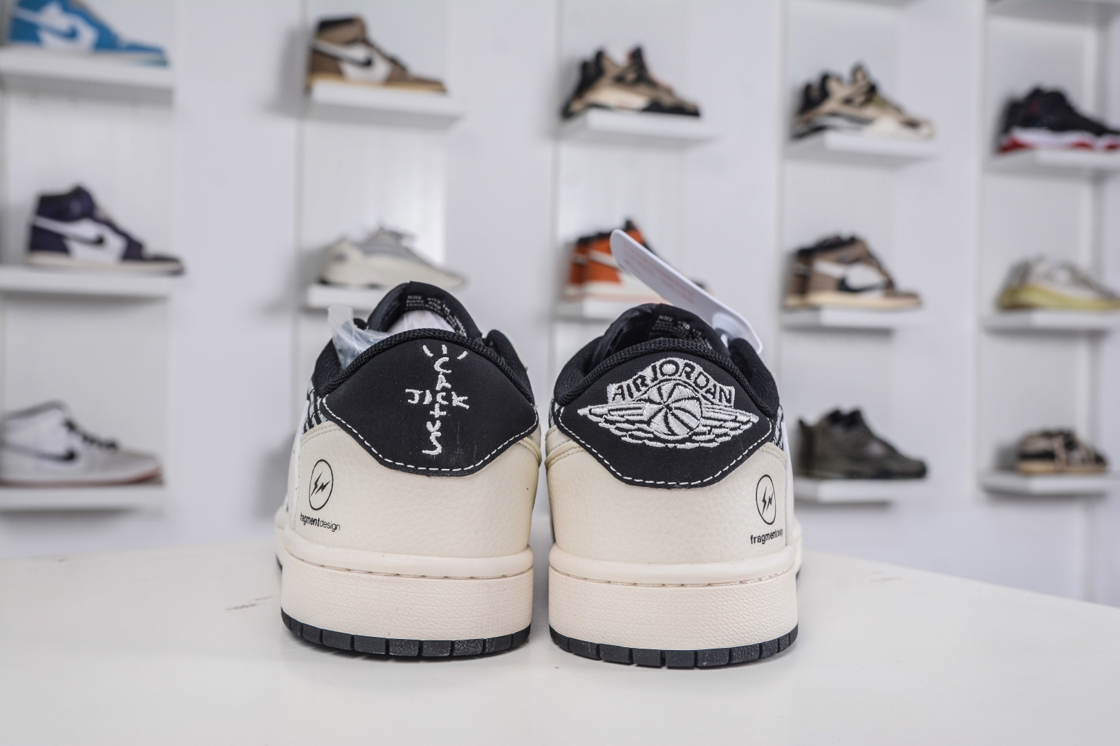 270 TS x Air Jordan x Fragment Design AJ1 Low 倒钩低帮联名藤原浩闪电-米白黑 XD0798-311