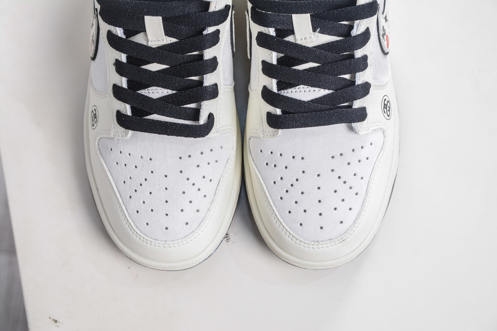 Nike SB Dunk Low X Stussy 斯图西联名-白黑红 YF9511-913