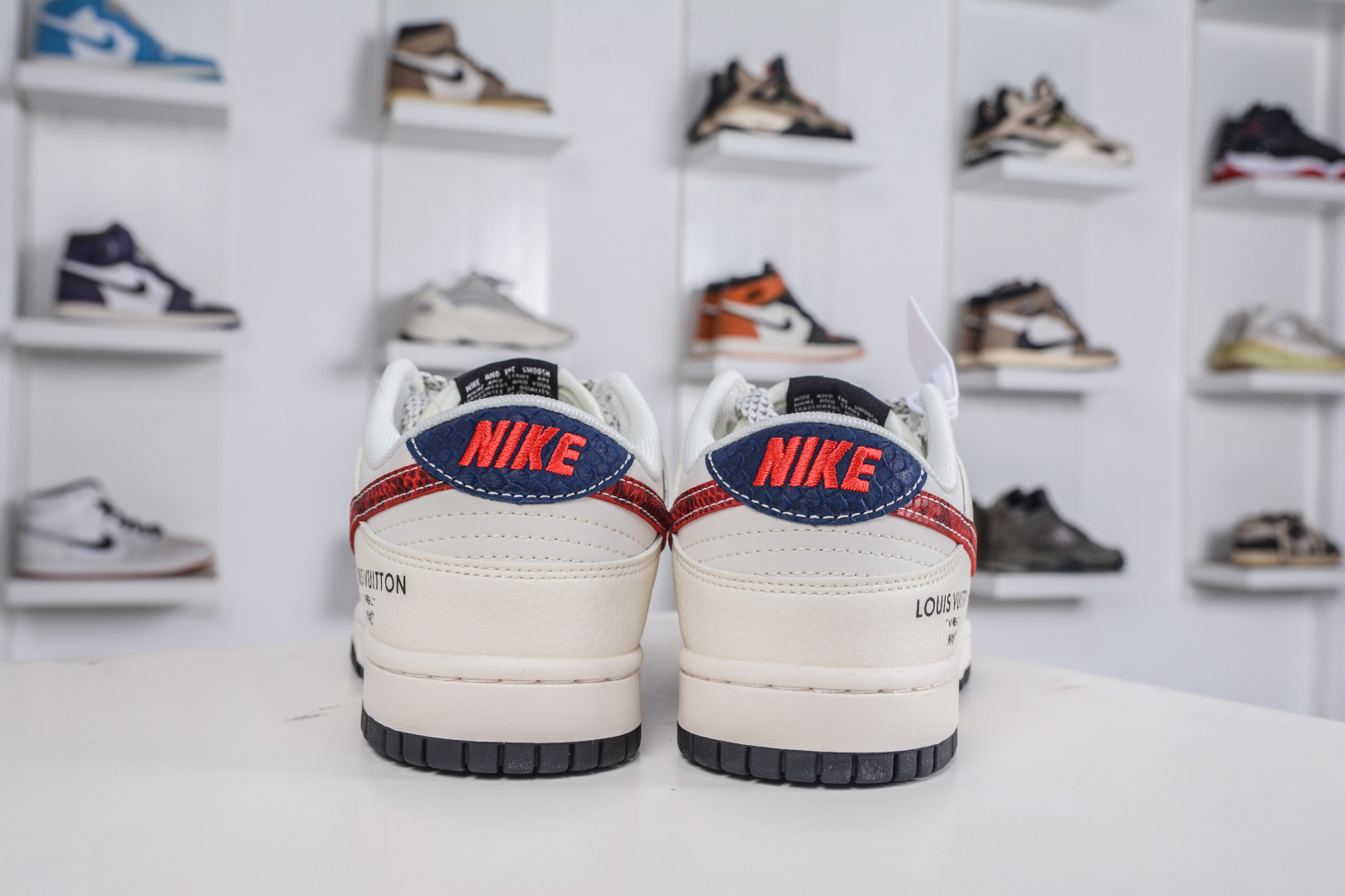 Nike SB Dunk Low x Louis Vuitton LV联名-白暗红勾 XS6089-627
