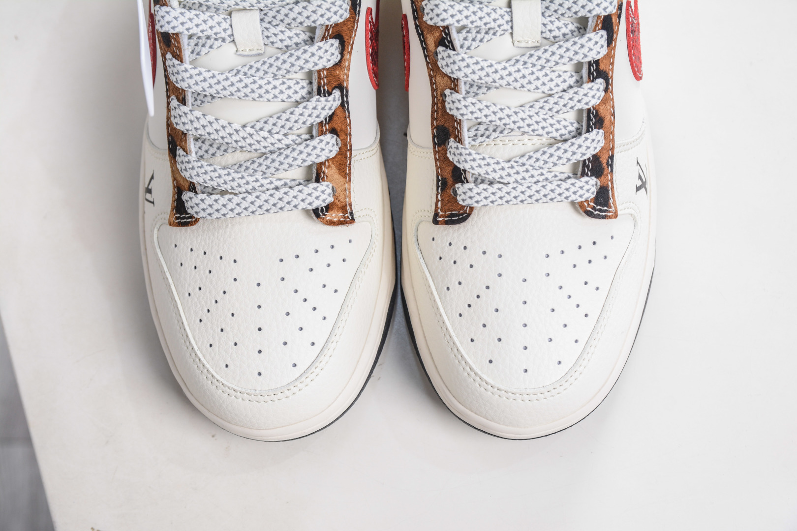 Nike SB Dunk Low x Louis Vuitton LV联名-白暗红勾 XS6089-627
