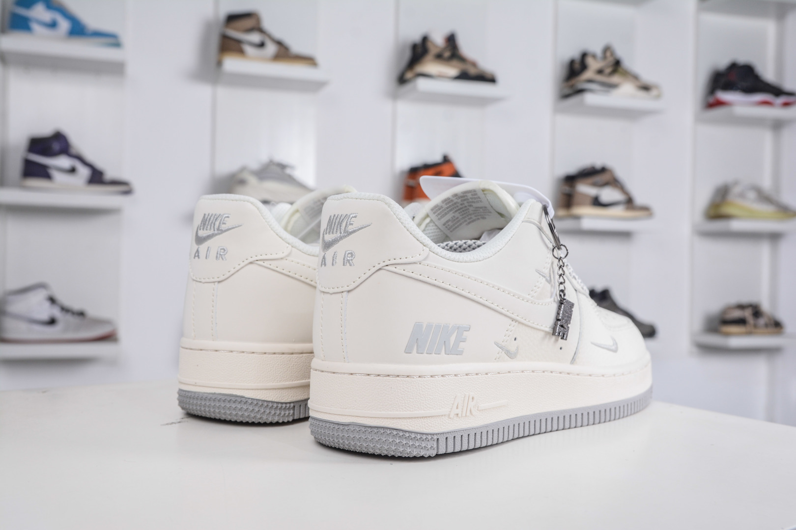 Nike Air Force 1 Low 07 x NIKE 耐克联名-白灰三勾 XX3168-185