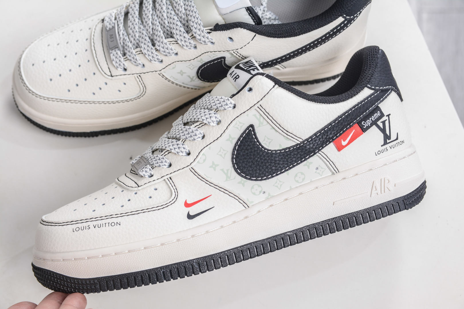 Nike Air Force 1 Low 07 x Supreme x Louis Vuitton LVSUP三方联名-印花米黑红 MZ9588-812