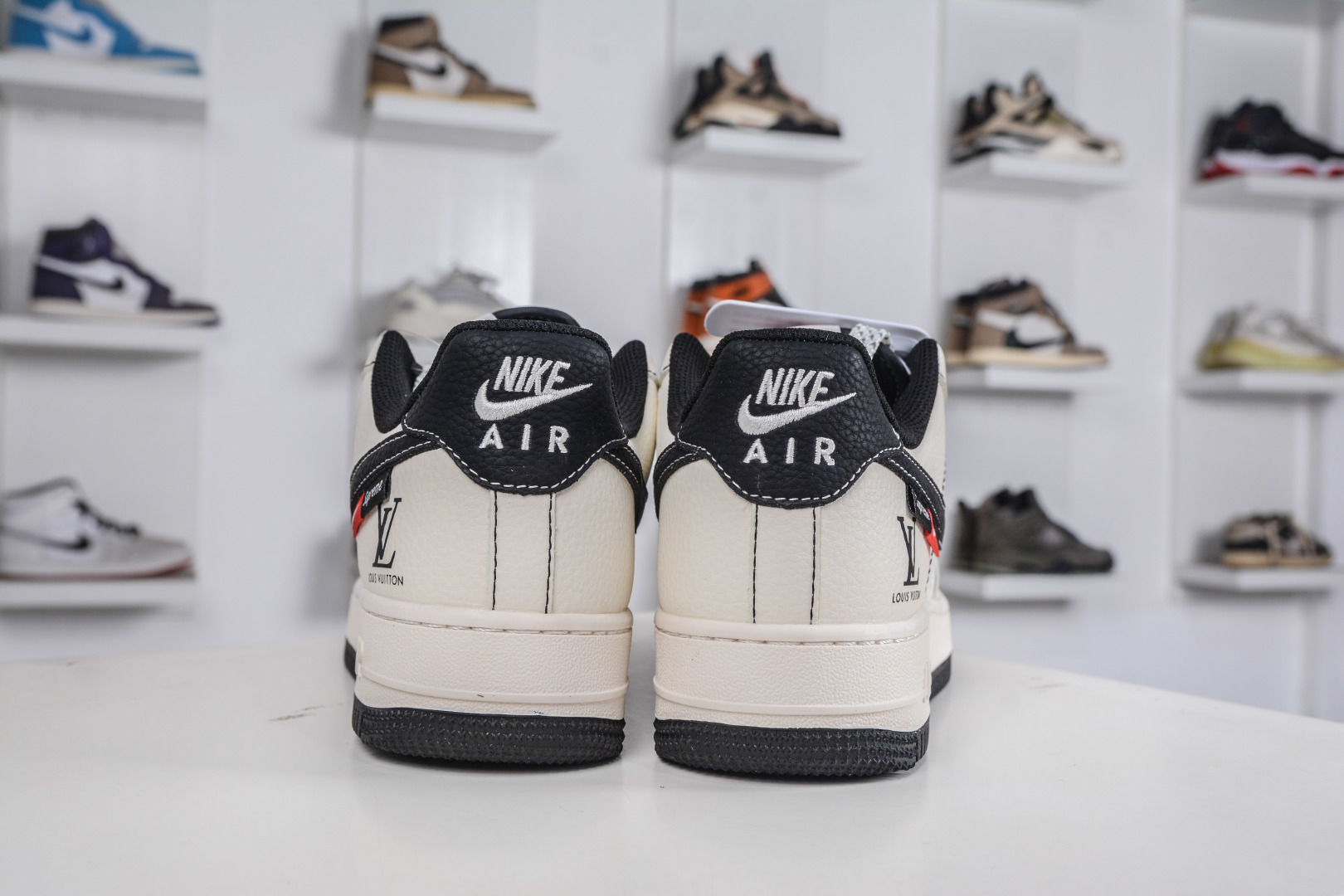 Nike Air Force 1 Low 07 x Supreme x Louis Vuitton LVSUP三方联名-印花米黑红 MZ9588-812