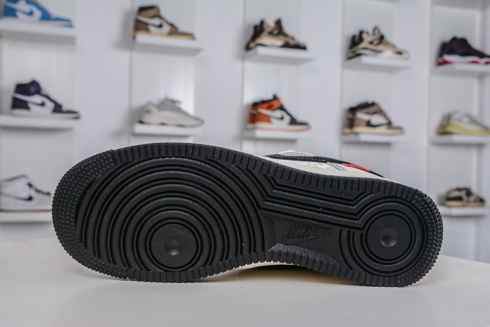 Nike Air Force 1 Low 07 x Supreme x Louis Vuitton LVSUP三方联名-印花米黑红 MZ9588-812