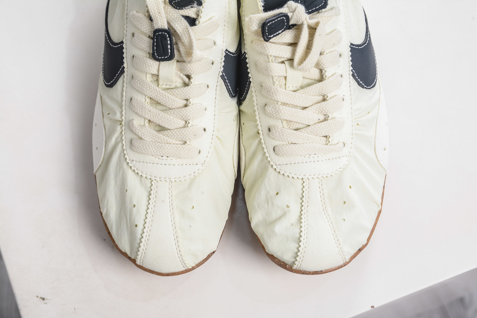 Jacquemus x Nike Jacumoon 耐克 柔软舒适防滑耐磨 低帮休闲板鞋 HV8547-700