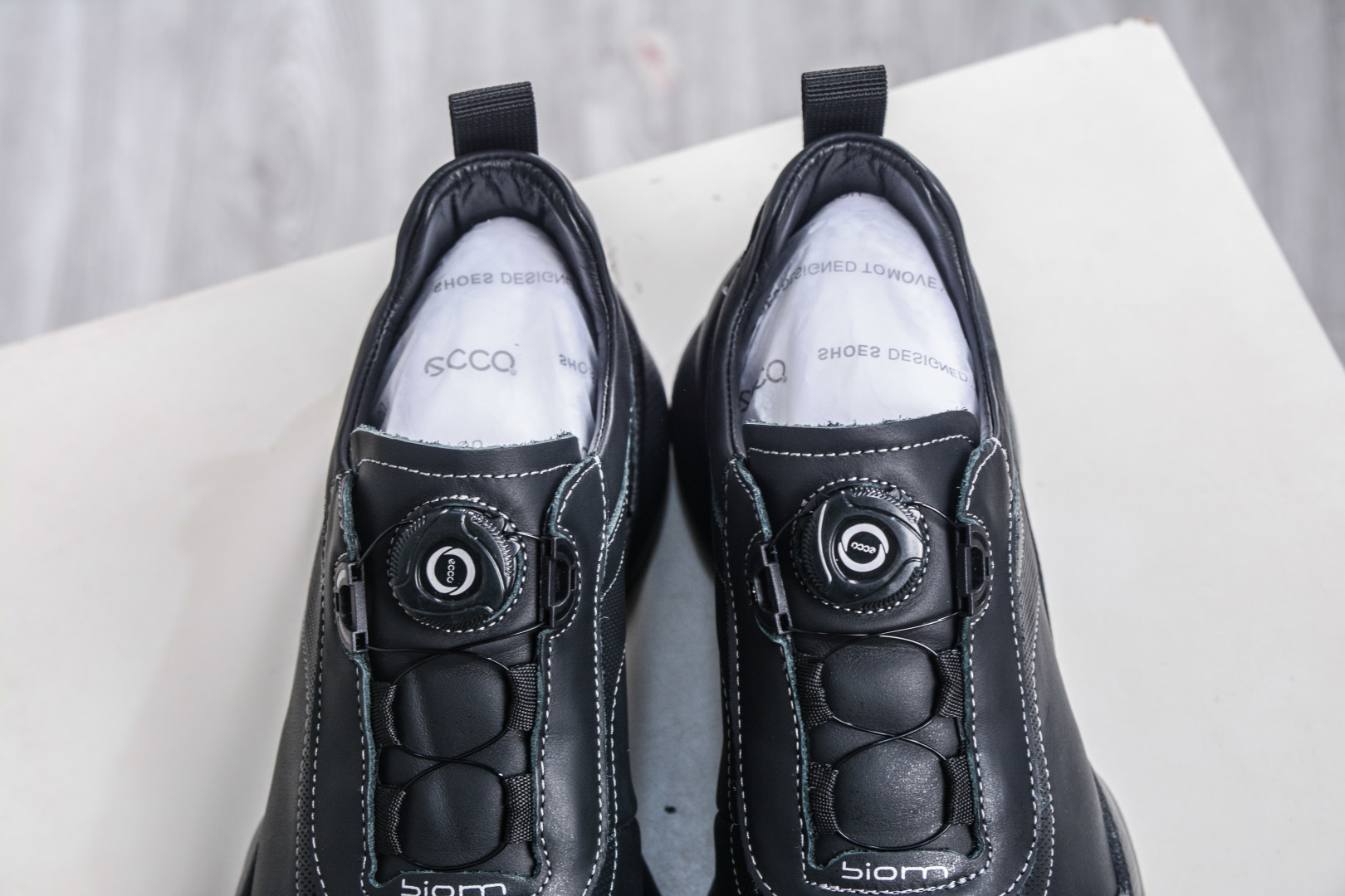 ECCO爱步男士运动鞋 真皮免系带百搭健身鞋