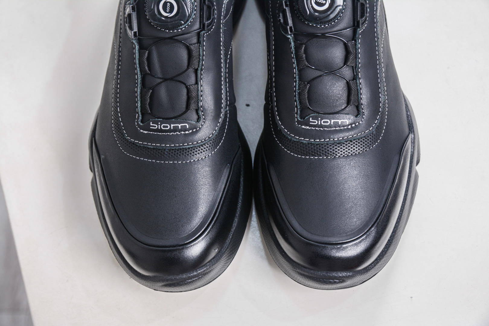 ECCO爱步男士运动鞋 真皮免系带百搭健身鞋