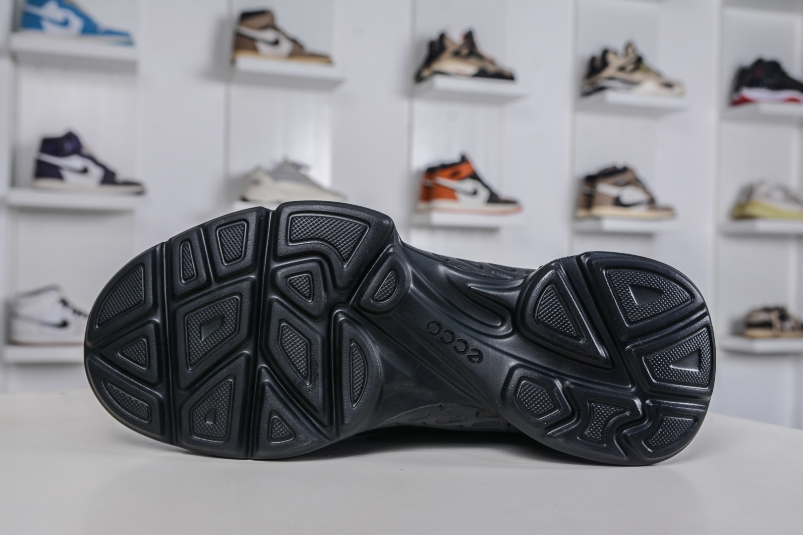 ECCO爱步男士运动鞋 真皮免系带百搭健身鞋