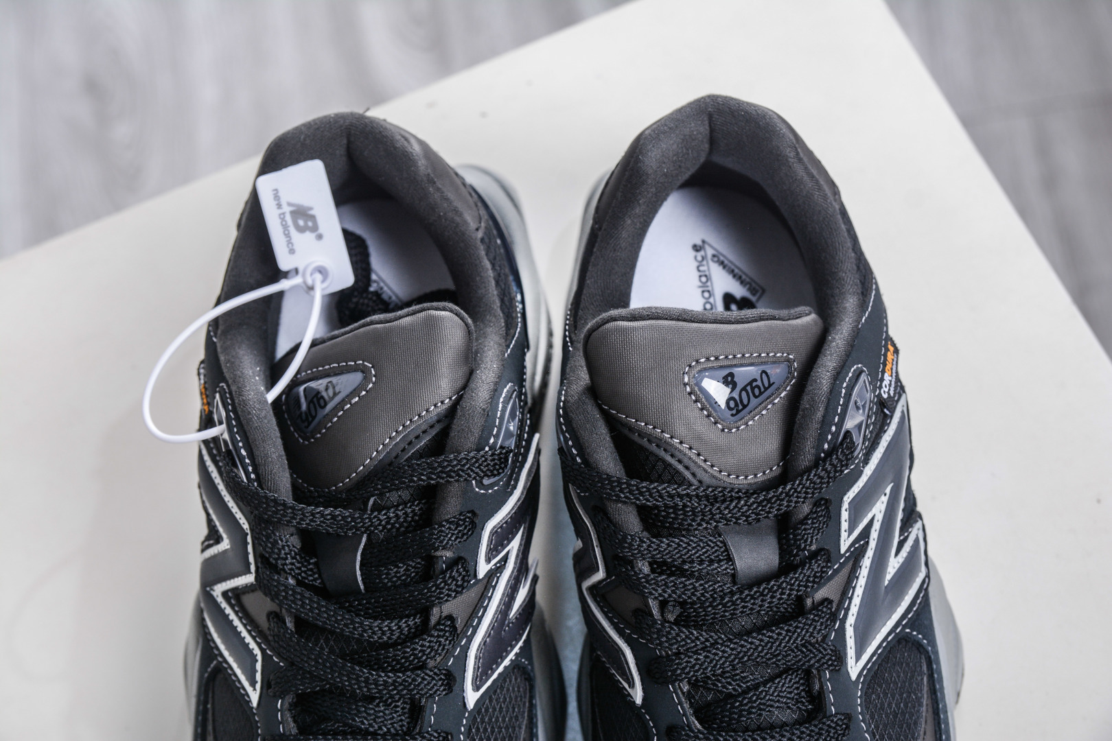 220 T版 新百伦New Balance NB9060 黑色 U9060ORA-Chinese UA Cheap High Quatity Brand Clothes Bags handbags Sneakers wholesale wholesaler seller from China Factory suppliers Fashion Clothing Shoes best Quality Beautiful Price 220 T版 新百伦New Balance NB9060 黑色 U9060ORA