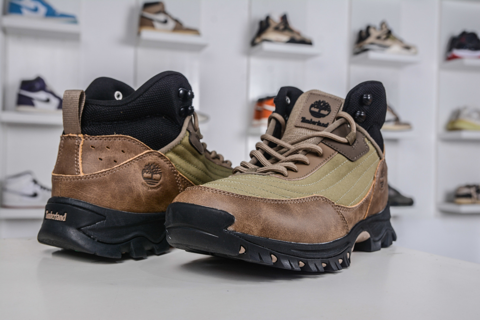 240 Timberland添柏岚/天伯伦 经典款 25ss新款中帮 TB 0A6CH5 EMI