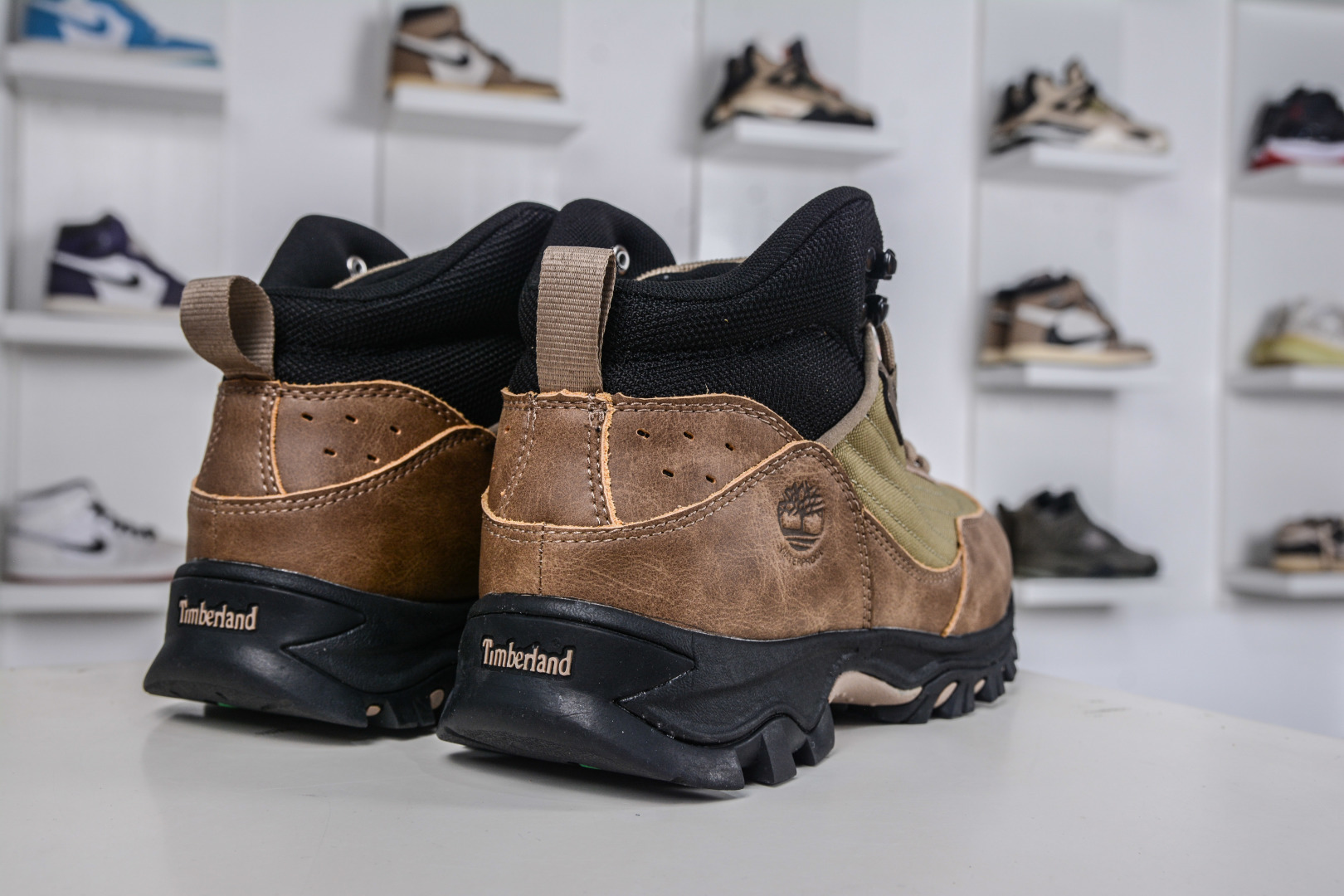 240 Timberland添柏岚/天伯伦 经典款 25ss新款中帮 TB 0A6CH5 EMI