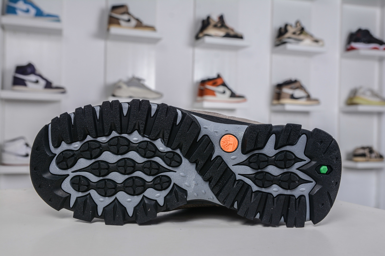 240 Timberland添柏岚/天伯伦 经典款 25ss新款中帮 TB 0A6CH5 EJT-Chinese UA Cheap High Quatity Brand Clothes Bags handbags Sneakers wholesale wholesaler seller from China Factory suppliers Fashion Clothing Shoes best Quality Beautiful Price 240 Timberland添柏岚/天伯伦 经典款 25ss新款中帮 TB 0A6CH5 EJT