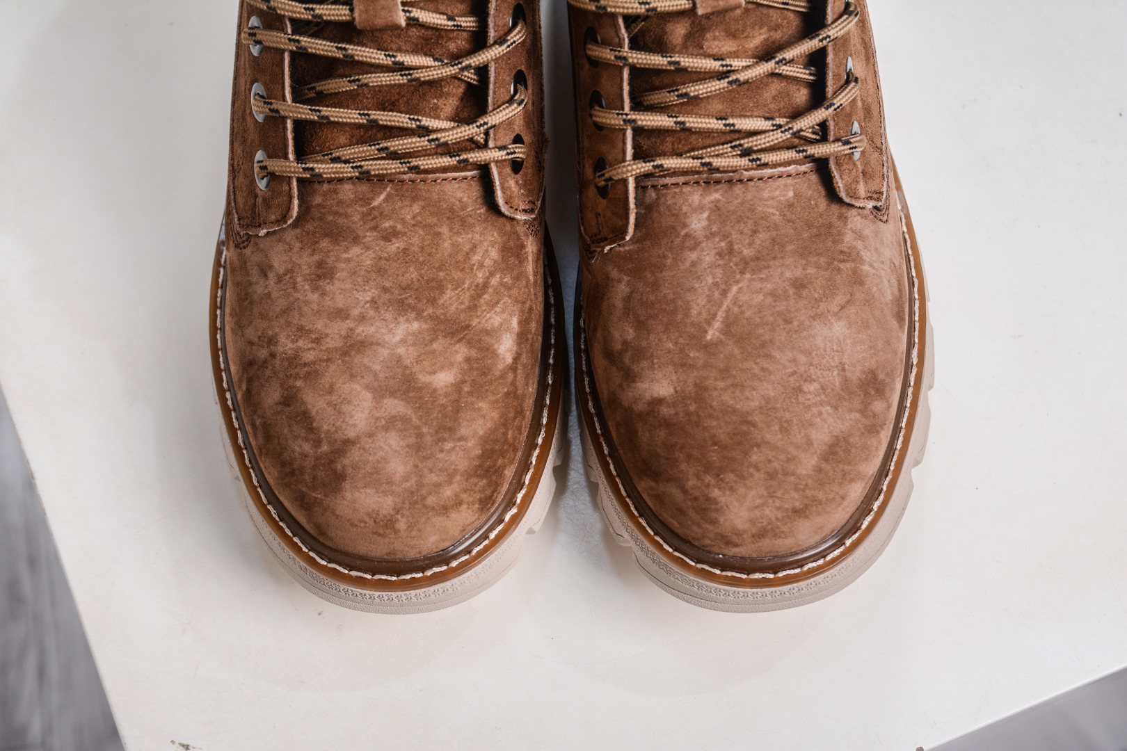 320 UGG Tasman Weather Hybrid 塔斯曼混合系列中帮轻量休闲马丁靴 U5867M