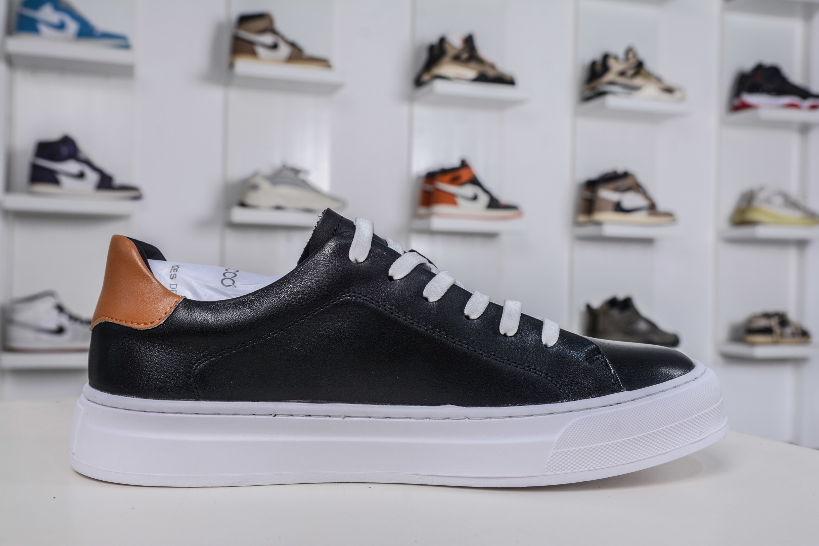 300 Ecco/爱步 街头系列 四季可穿复古休闲板鞋 983257-01002