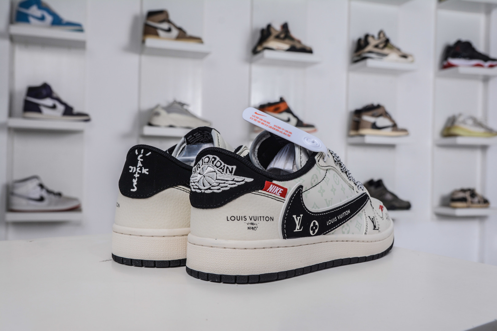 270 TS x Air Jordan x Louis VuittAJ1 Low 倒钩低帮LV联名-白黑勾红标 CX5050-Y30