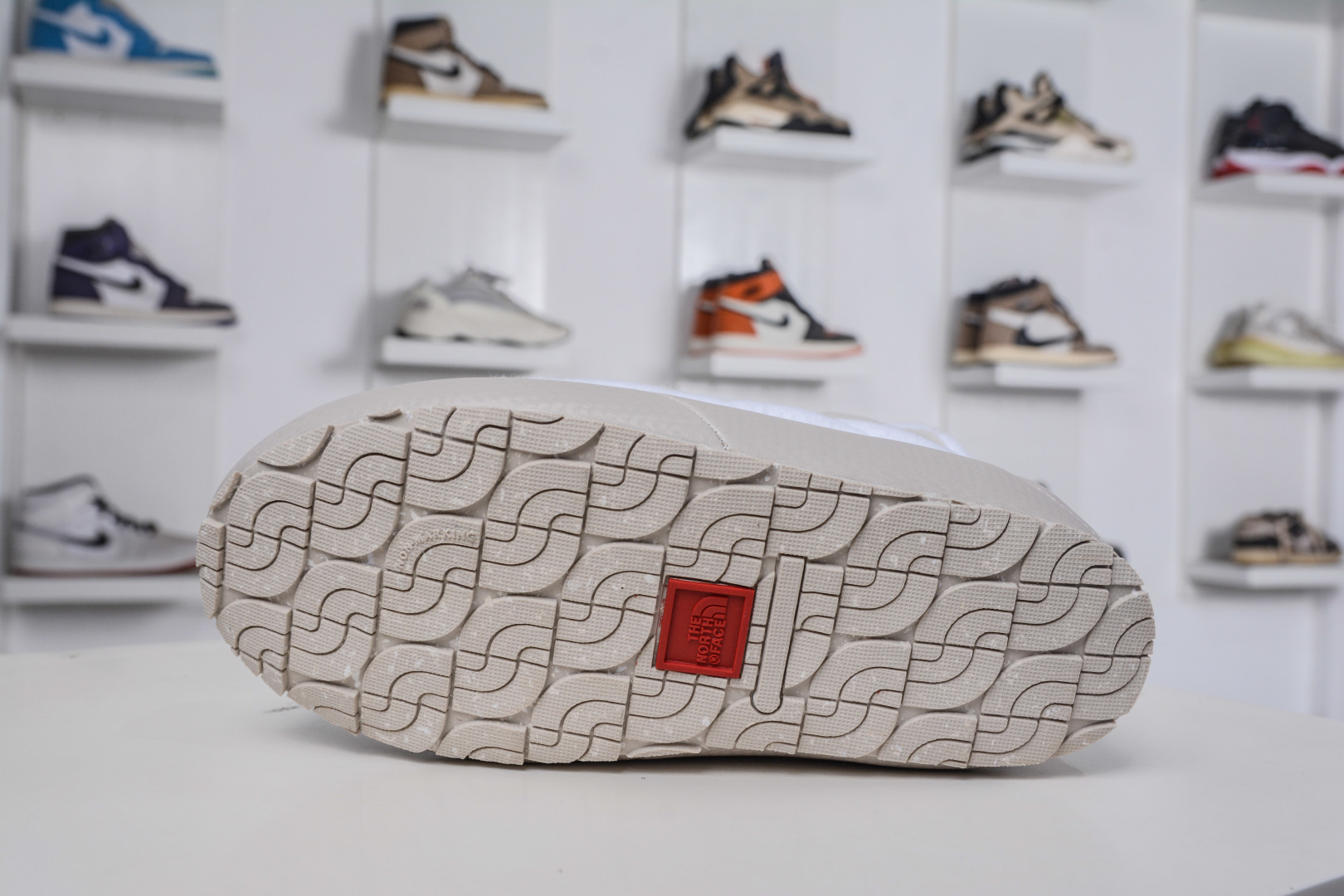 140 W TheRMobaLL 北面 休闲秋冬保暖绒毛 户外保暖棉鞋一脚穿懒人鞋 NFOA7W4L-32F