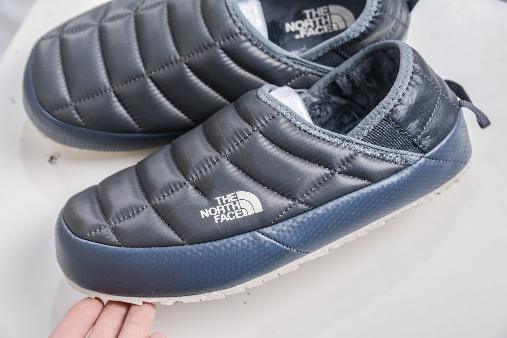 140 W TheRMobaLL 北面 休闲秋冬保暖绒毛 户外保暖棉鞋一脚穿懒人鞋 NFOA3VIH-VFO