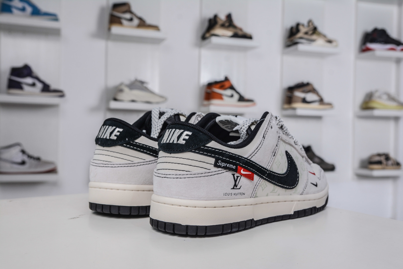 270 Nike SB Dunk Low x Louis Vuittx Superme LVSUP联名-灰猪八红黑小勾 CX5050-Y11