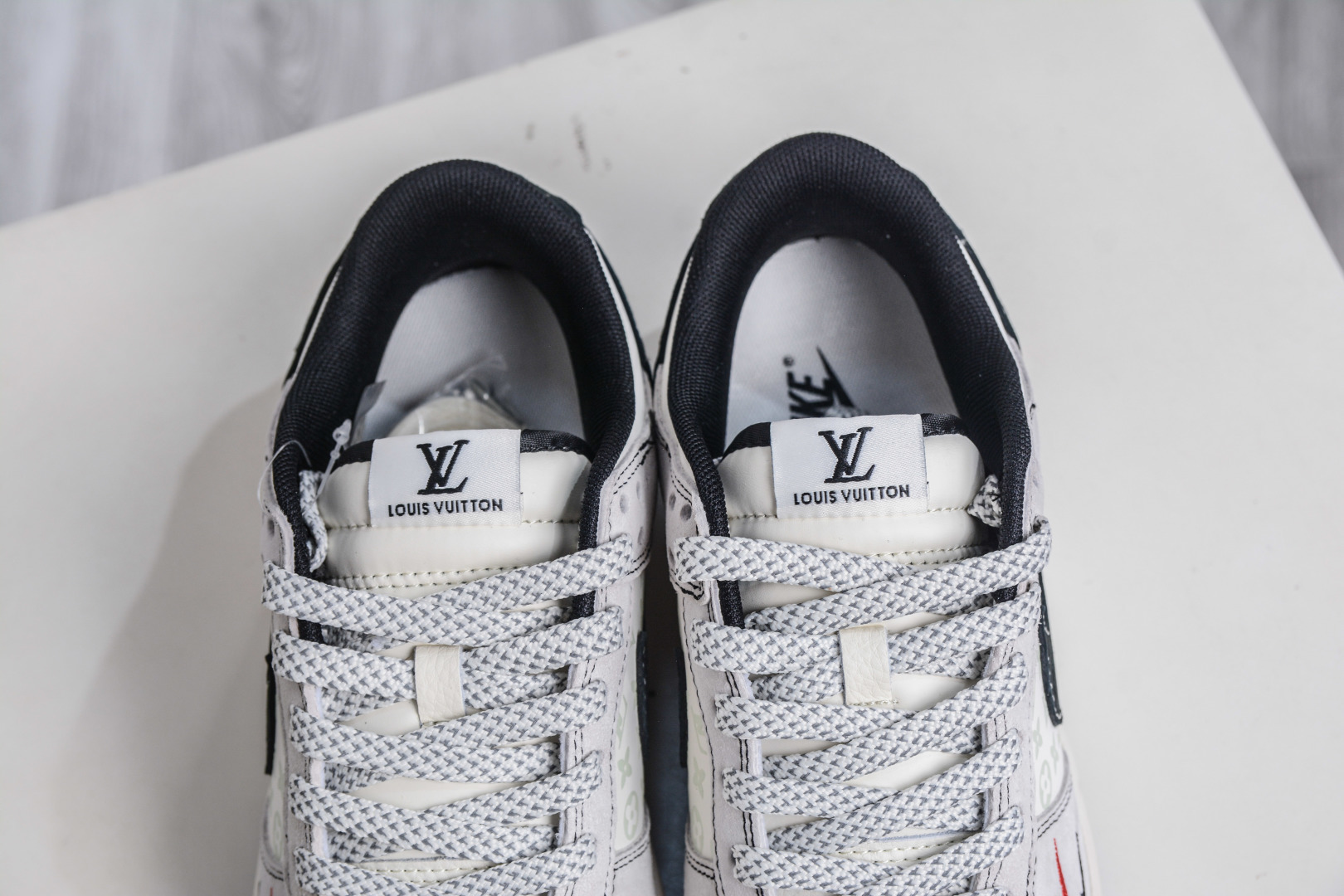 270 Nike SB Dunk Low x Louis Vuittx Superme LVSUP联名-灰猪八红黑小勾 CX5050-Y11