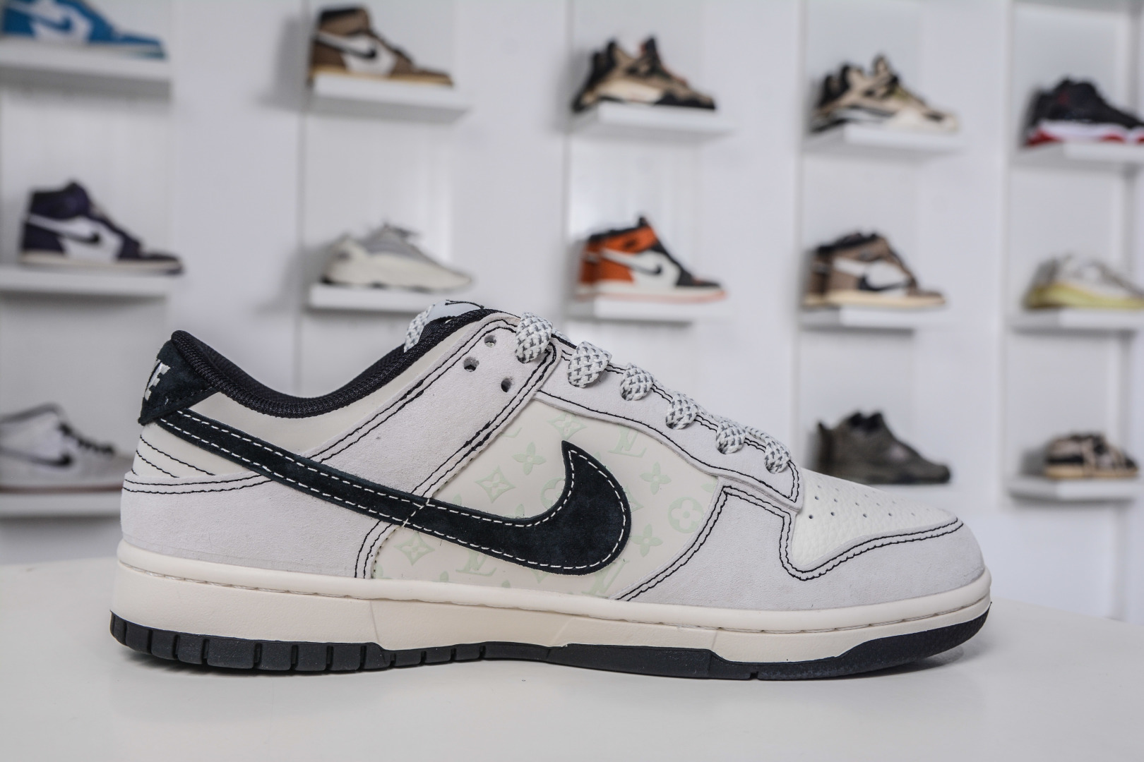 270 Nike SB Dunk Low x Louis Vuittx Superme LVSUP联名-灰猪八红黑小勾 CX5050-Y11