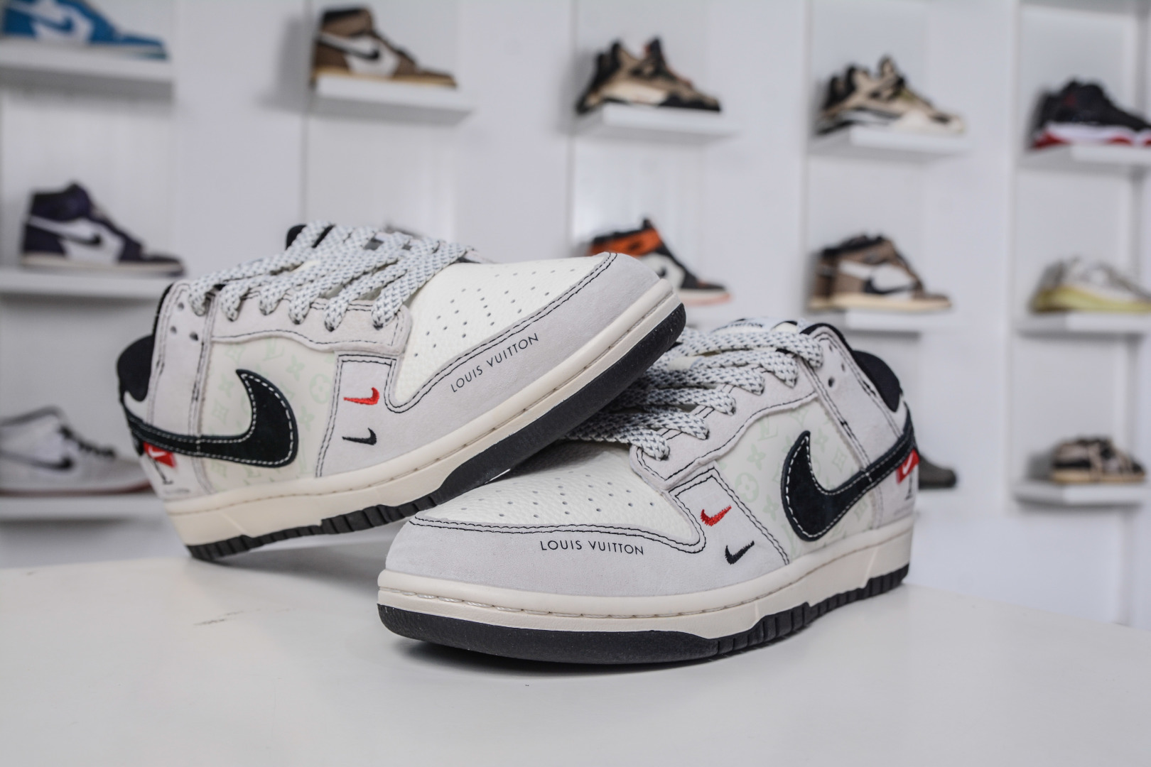 270 Nike SB Dunk Low x Louis Vuittx Superme LVSUP联名-灰猪八红黑小勾 CX5050-Y11