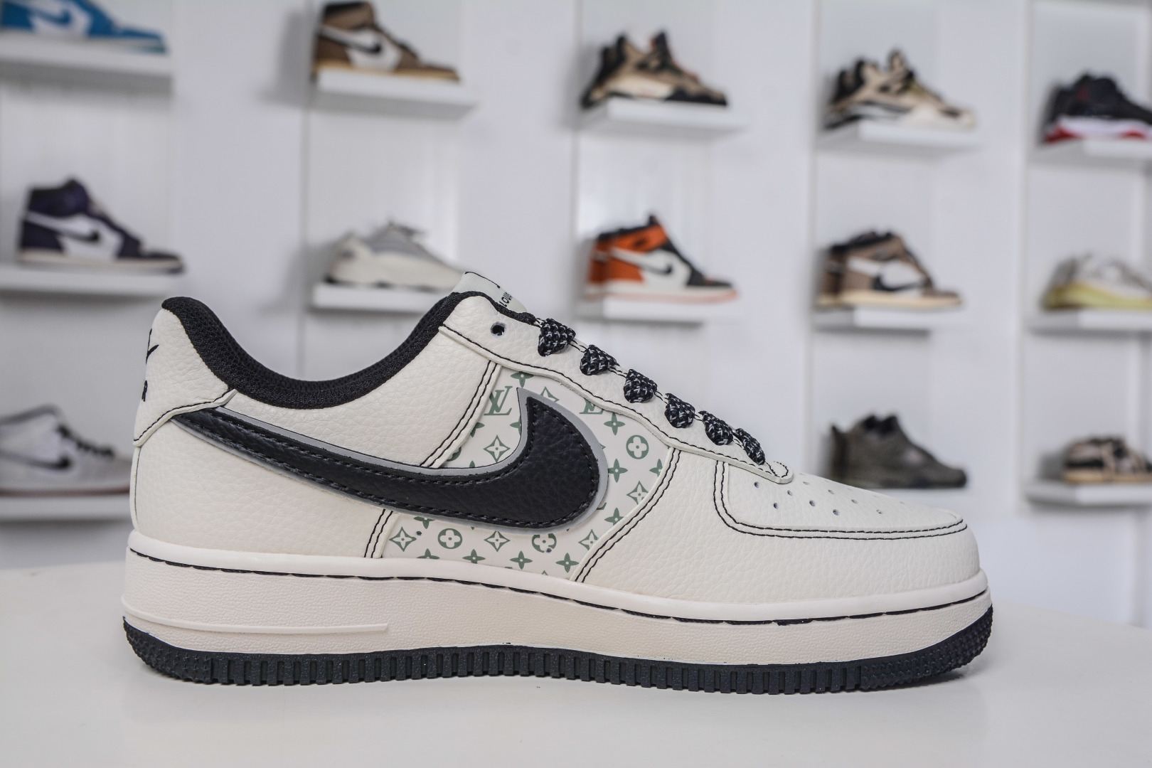 260 Nike Air Force 1 Low 07 x Louis VuittLV联名-印花米黑勾 H7518-080