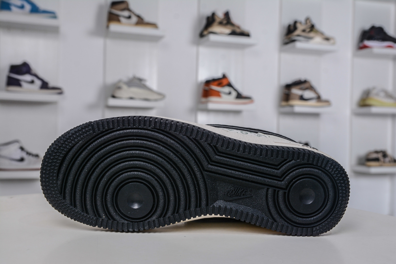 260 Nike Air Force 1 Low 07 x Louis VuittLV联名-印花米黑勾 H7518-080