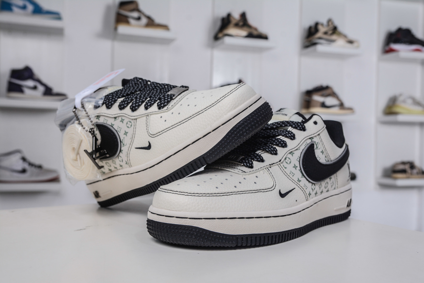 260 Nike Air Force 1 Low 07 x Louis VuittLV联名-印花米黑勾 H7518-080