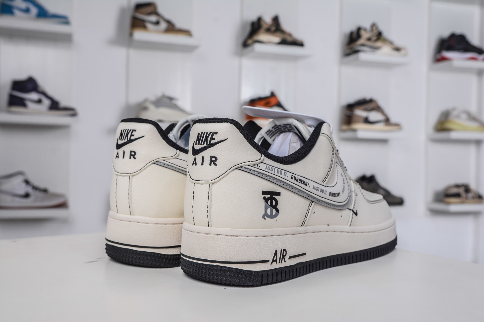 260 Nike Air Force 1 Low 07 x Burberry 巴宝莉联名-米黑灰 JP8028-062