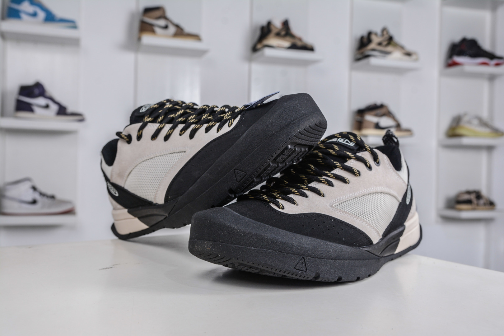 210 美国人气户外品牌-科恩Keen JASPER III贾斯珀都市系列复古低帮系带户外风露营徒步登山运动训练鞋 桦木色 1022268