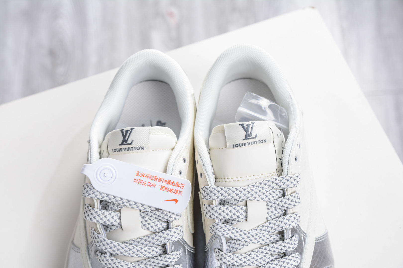 270 TS x Air Jordan x Louis VuittAJ1 Low 倒钩低帮LV联名-白银蛇纹 XS7089-614