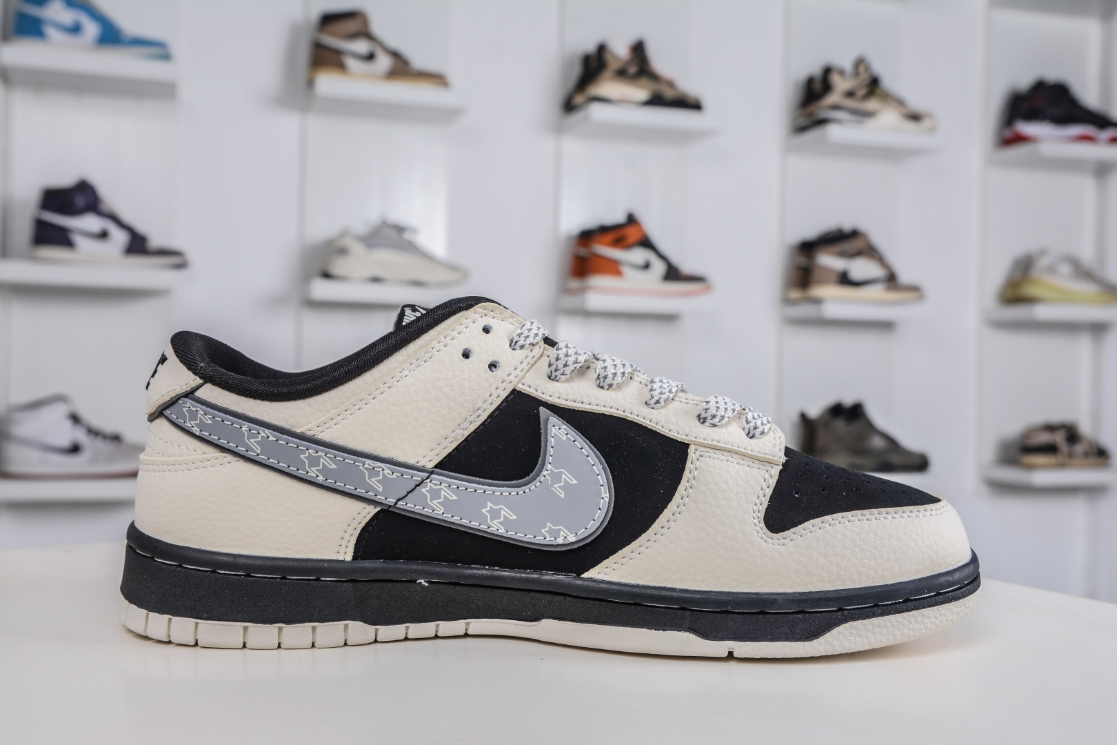 270 Nike SB Dunk Low x NIKE 耐克联名-米白黑灰勾 DN3168-004