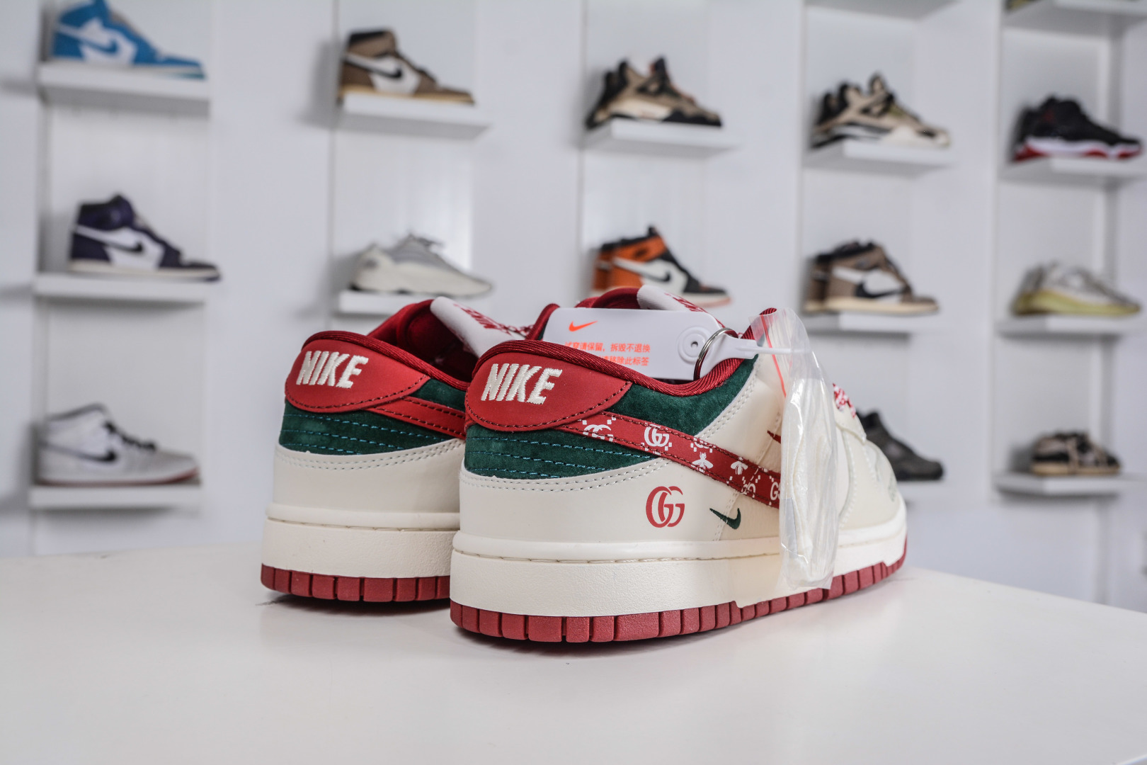 270 Nike SB Dunk Low x GUCCI 古驰联名-米白酒红绿 SR8888-013