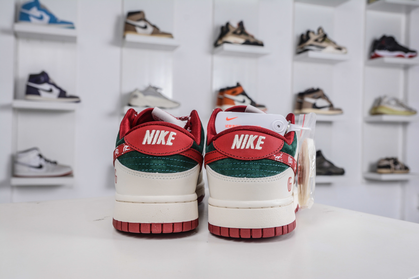 270 Nike SB Dunk Low x GUCCI 古驰联名-米白酒红绿 SR8888-013