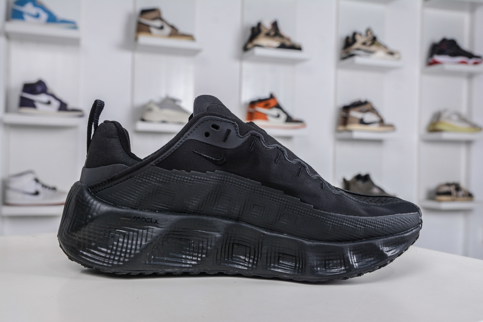 190 Nk Ava Rover Hs 低帮复古运动鞋 该鞋款采用流线型轮廓设计 DX4215-005