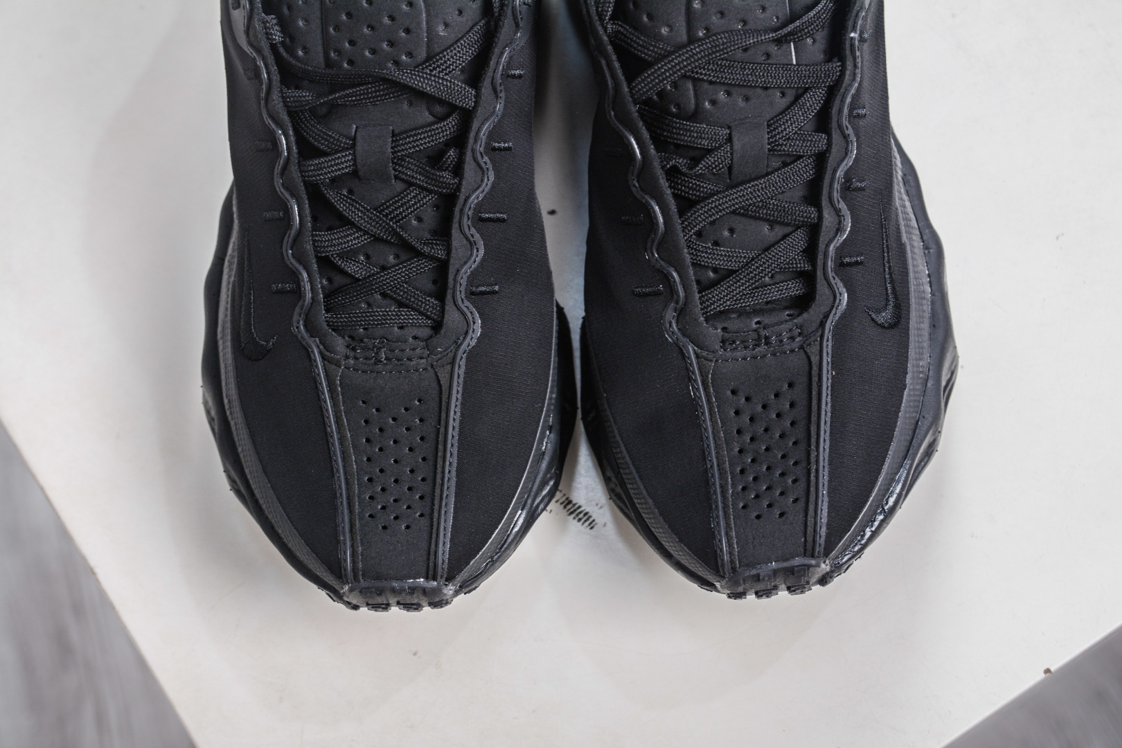 190 Nk Ava Rover Hs 低帮复古运动鞋 该鞋款采用流线型轮廓设计 DX4215-005