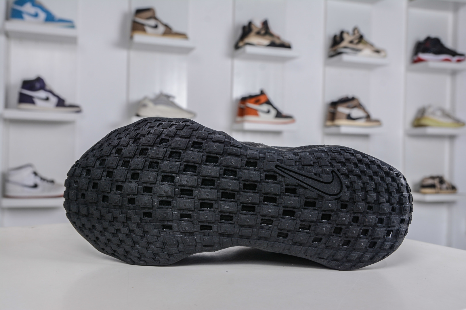 190 Nk Ava Rover Hs 低帮复古运动鞋 该鞋款采用流线型轮廓设计 DX4215-005