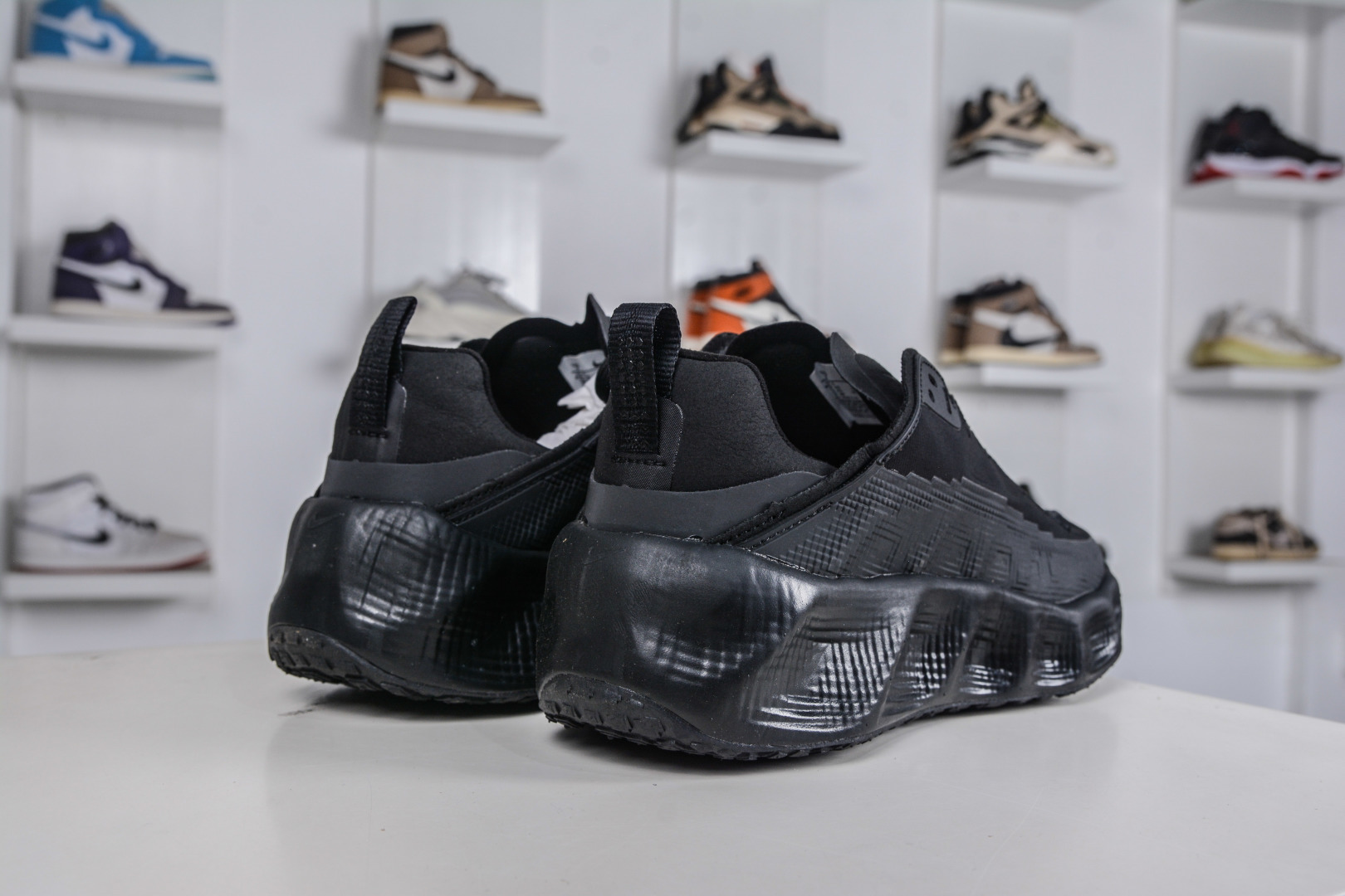 190 Nk Ava Rover Hs 低帮复古运动鞋 该鞋款采用流线型轮廓设计 DX4215-005