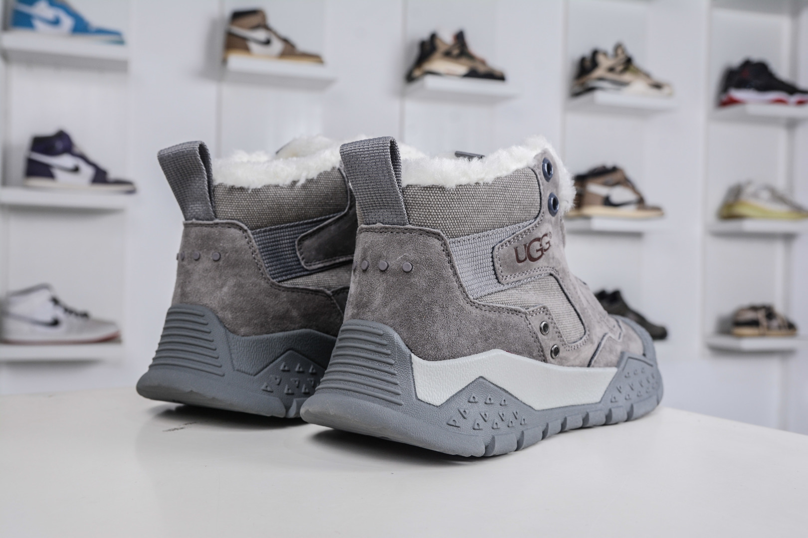 280 UGG Tasman Weather Hybrid 塔斯曼混合系列中帮轻量休闲马丁靴 U6136