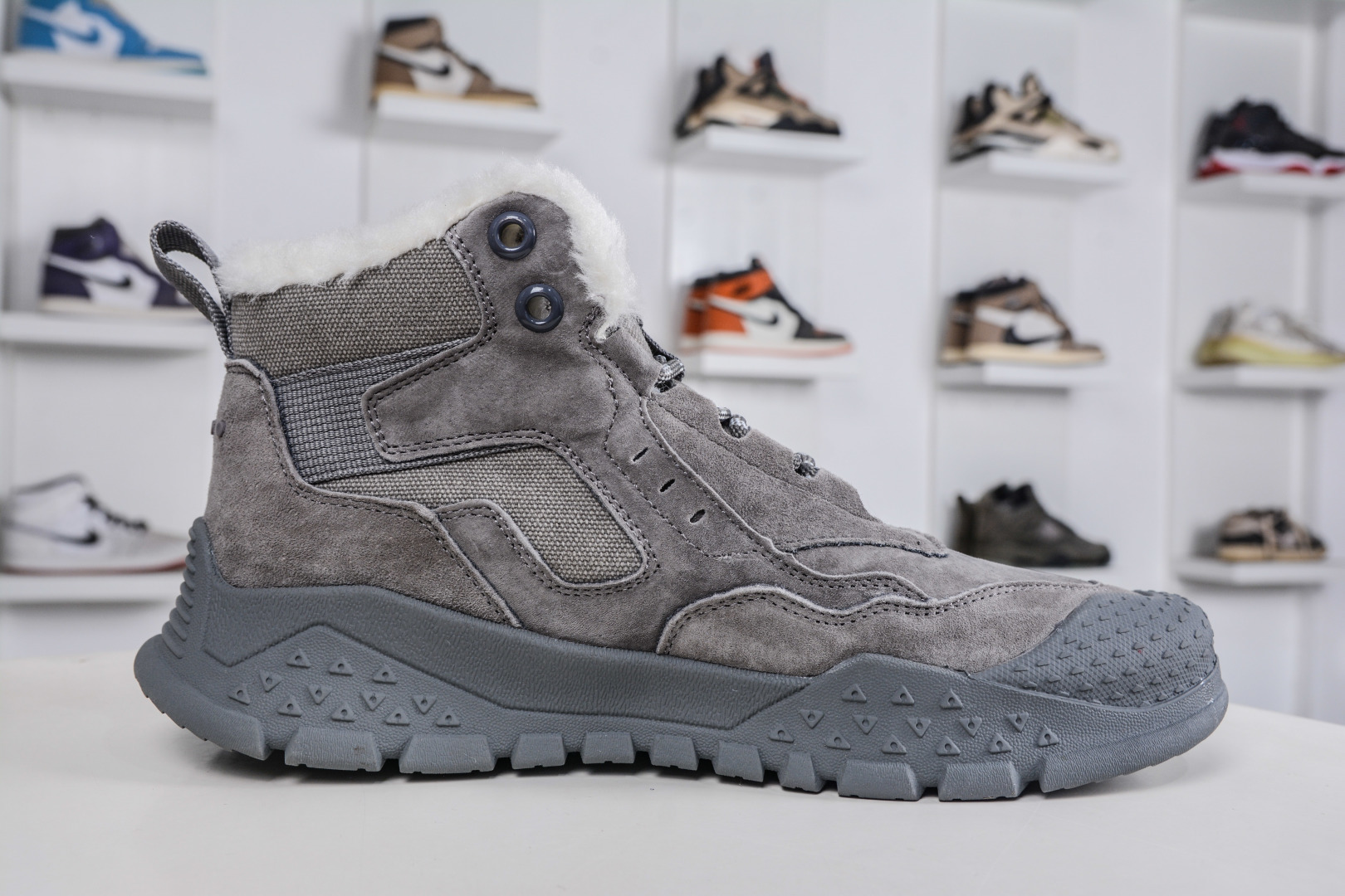 280 UGG Tasman Weather Hybrid 塔斯曼混合系列中帮轻量休闲马丁靴 U6136