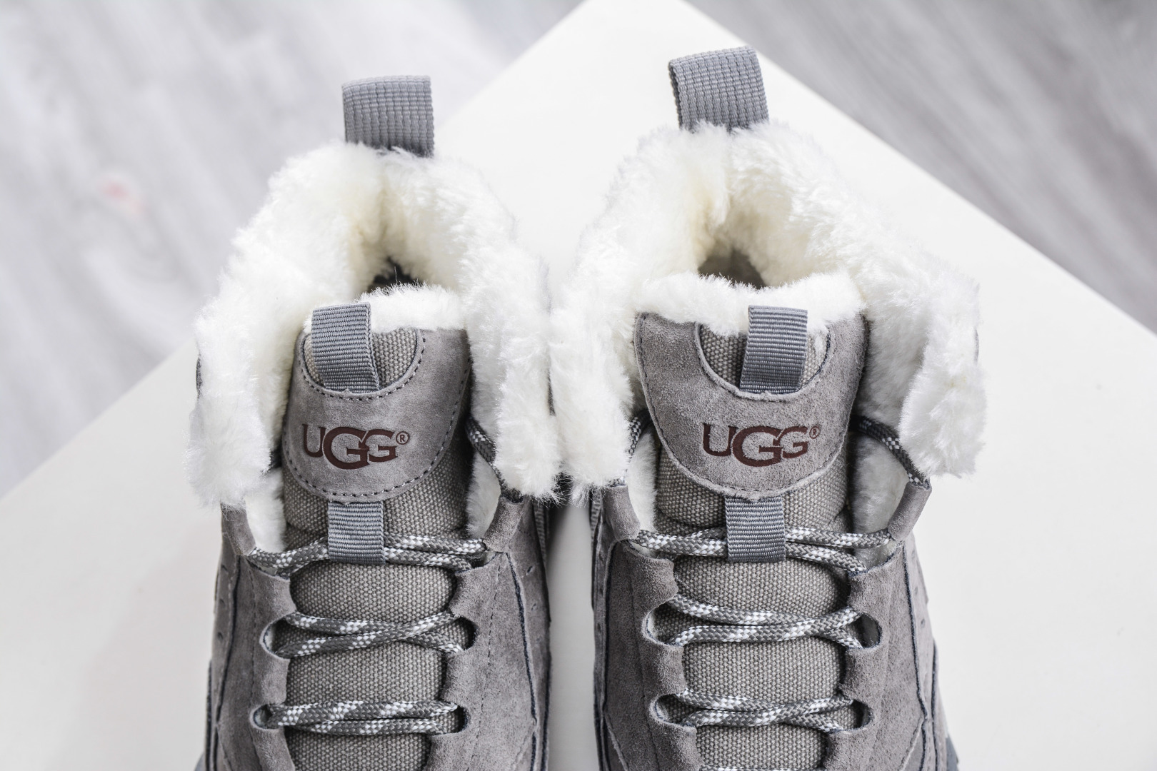 280 UGG Tasman Weather Hybrid 塔斯曼混合系列中帮轻量休闲马丁靴 U6136