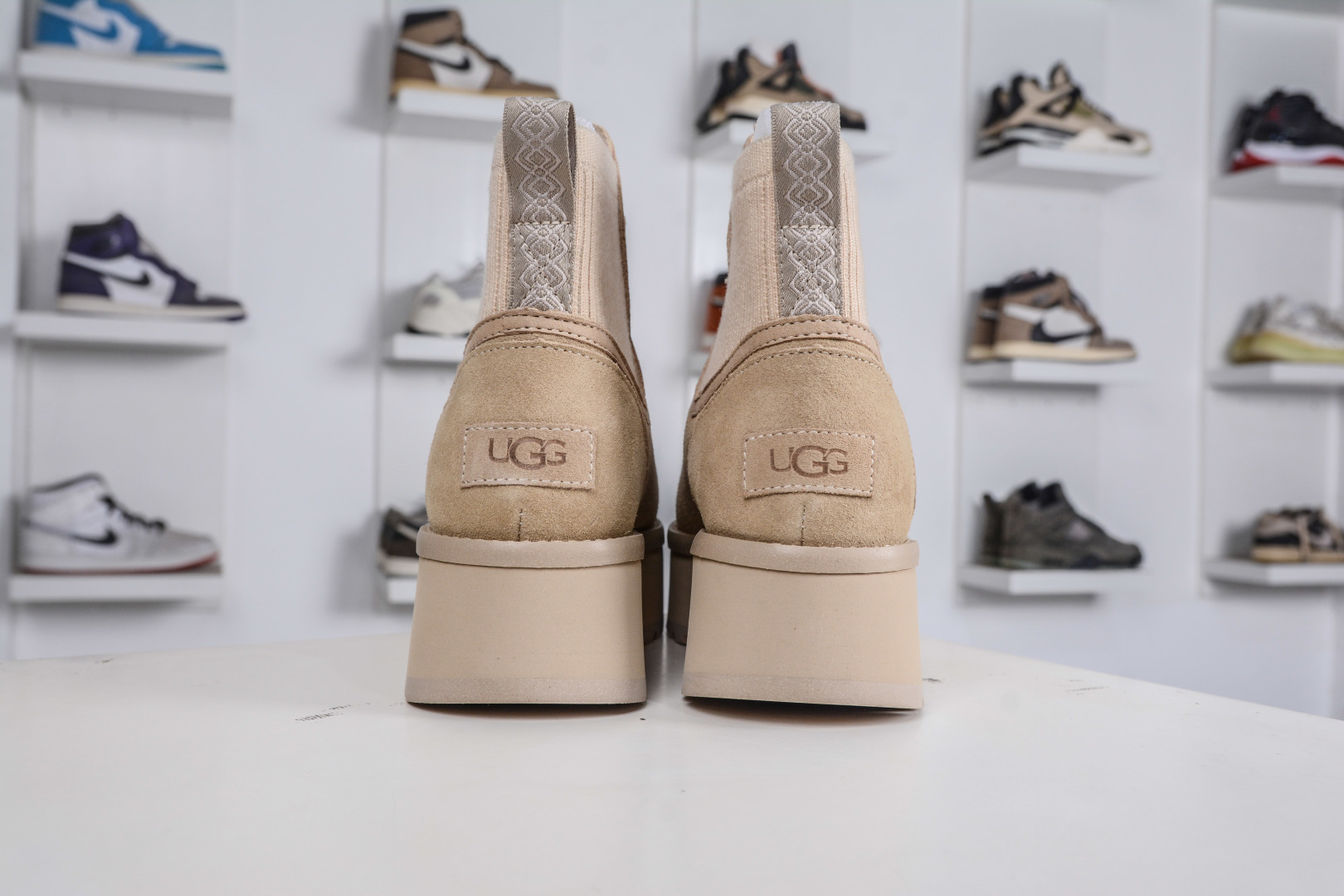 330 UGG Cityfunc 牛剖层革 百搭舒适 切尔西靴 5.1cm 羊绒鞋垫 1173258