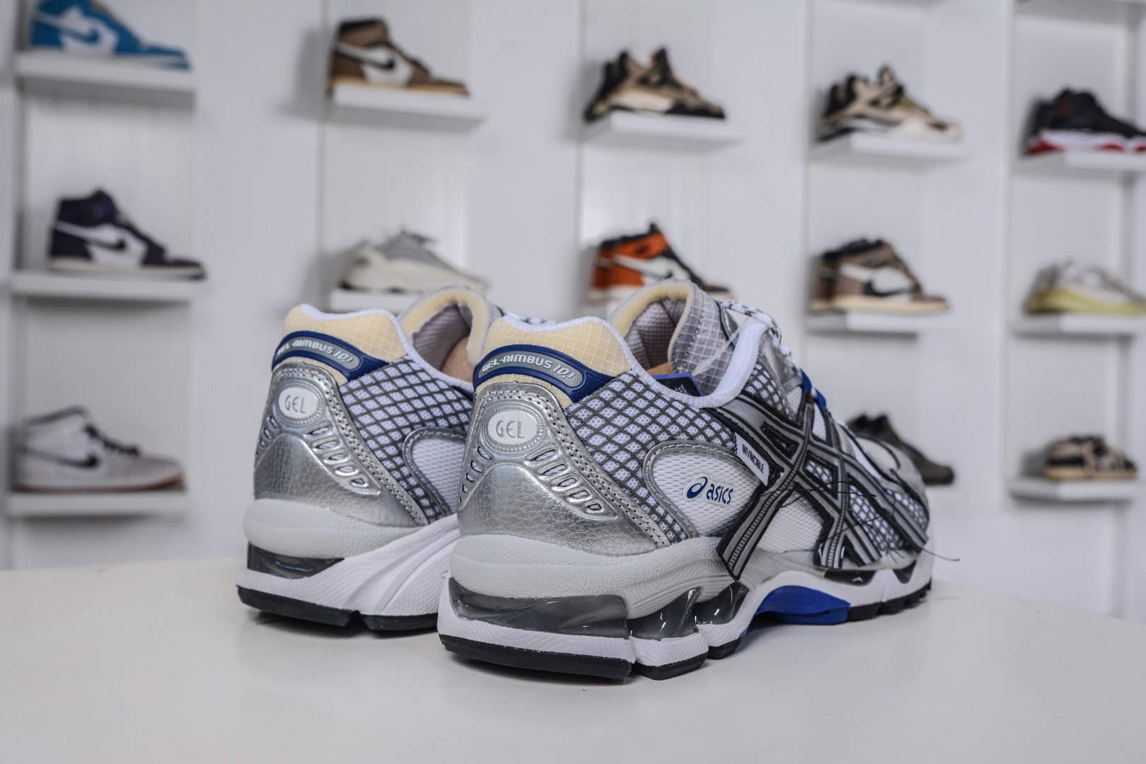 210 ASICS Gel-Nimbus 10.1 亚瑟士雨云10.1代系列轻量缓震休闲运动跑步鞋 1203A814-021